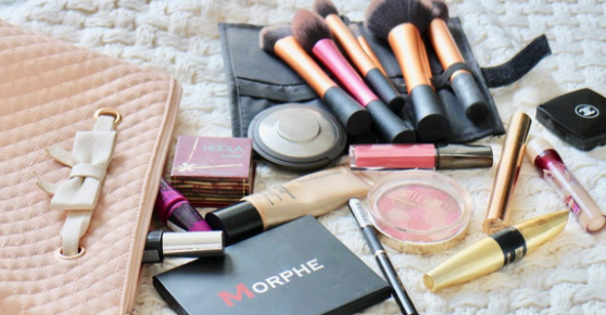 "6 styles for packing bags With the makeup" items in each type